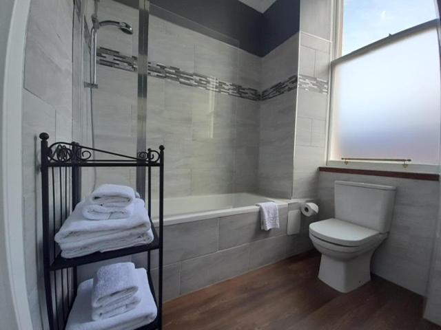 A Two Bedroom Apartment - Victorian Villa At 8 Priestfield Road Édimbourg Extérieur photo